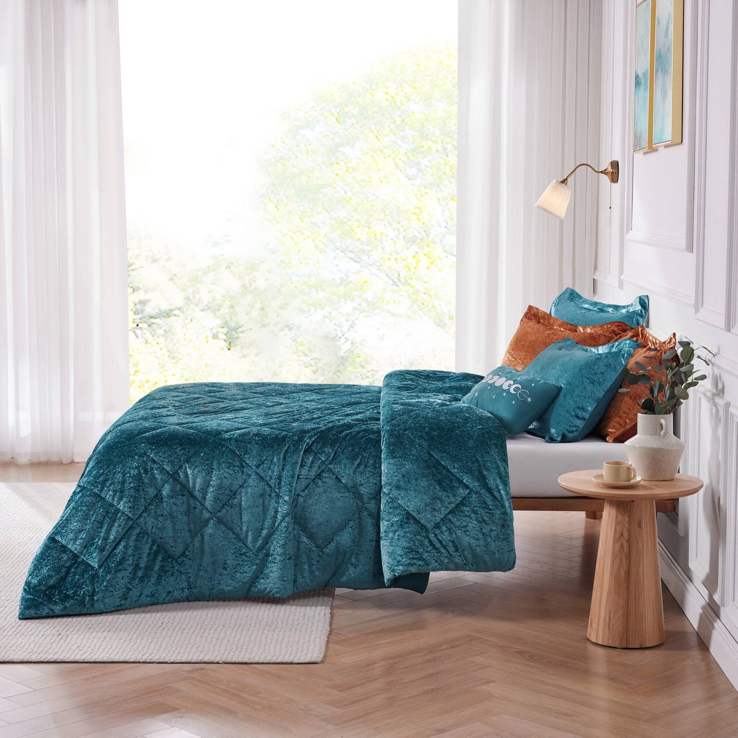 Intelligent Design Velvet Duvet Cover Set with Throw Pillow