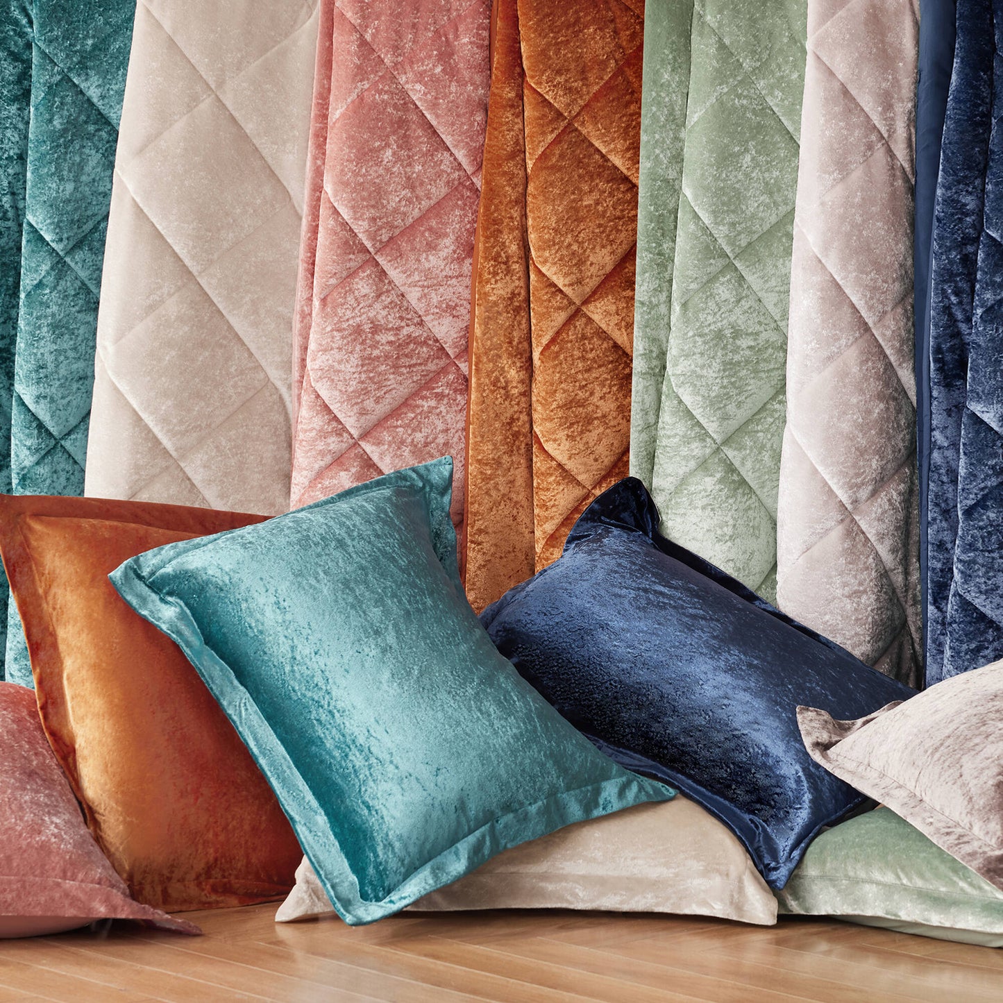 Intelligent Design Velvet Duvet Cover Set with Throw Pillow