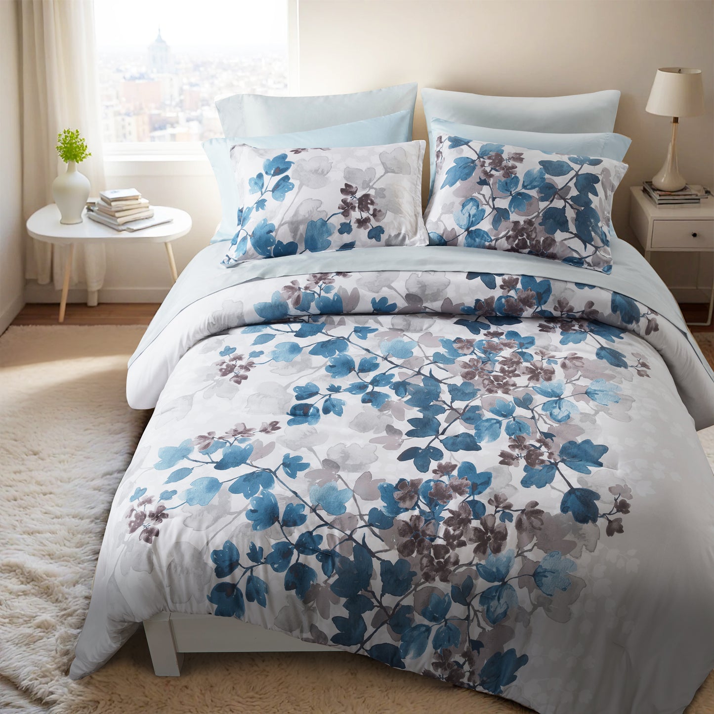 Regency Heights Alexis Comforter Set