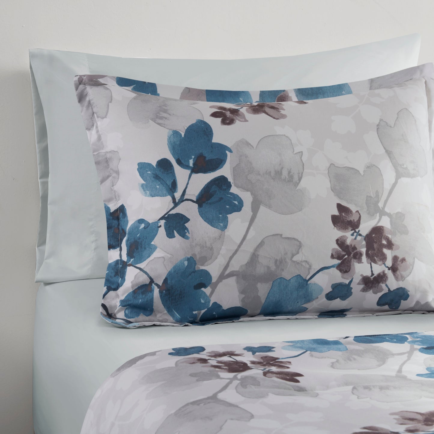 Regency Heights Alexis Comforter Set