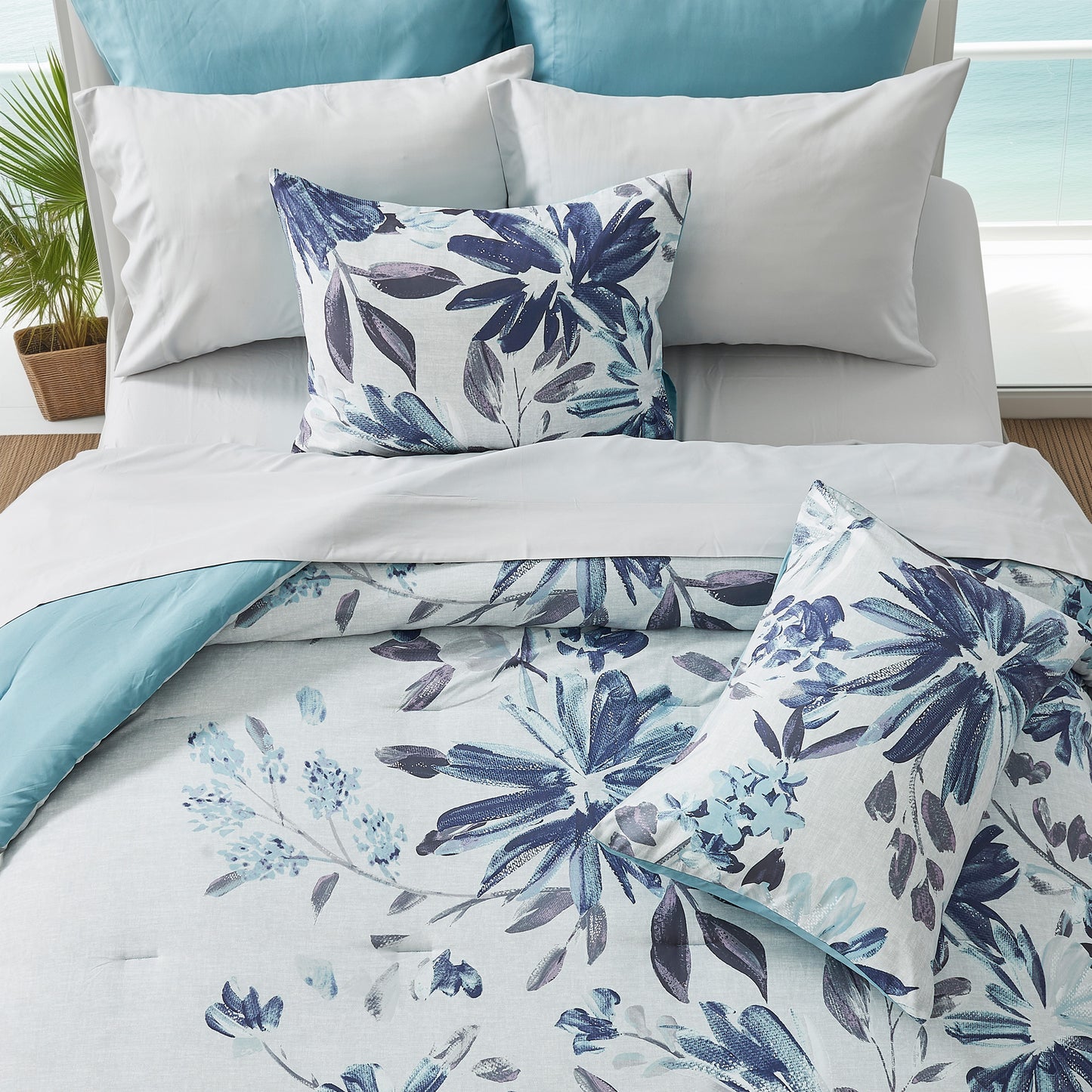 Regency Heights Moran Comforter set