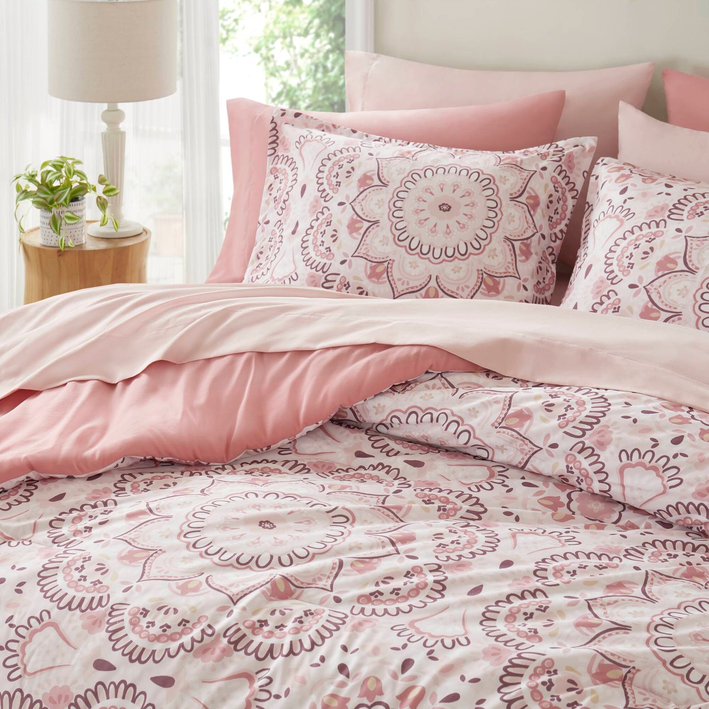 Regency Heights Cara Comforter Set
