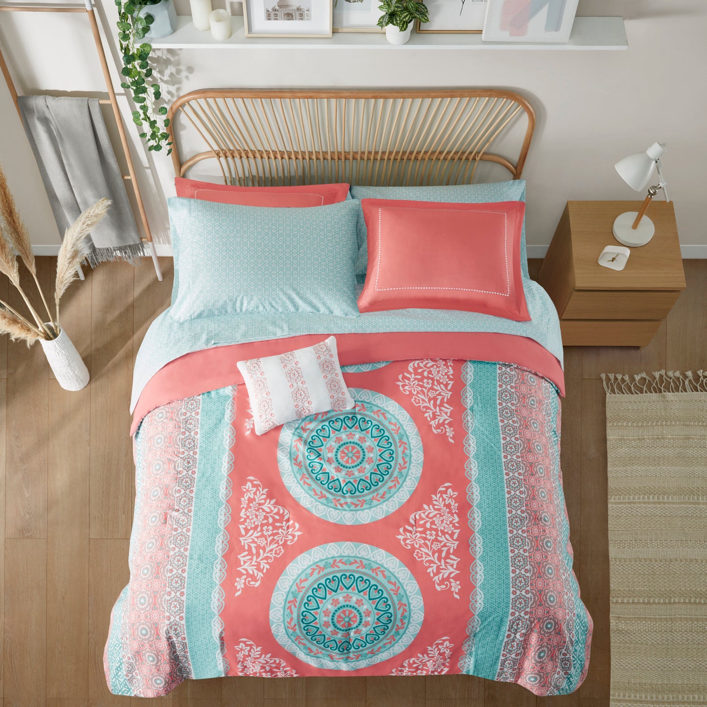 Regency Heights Loretta Comforter Set