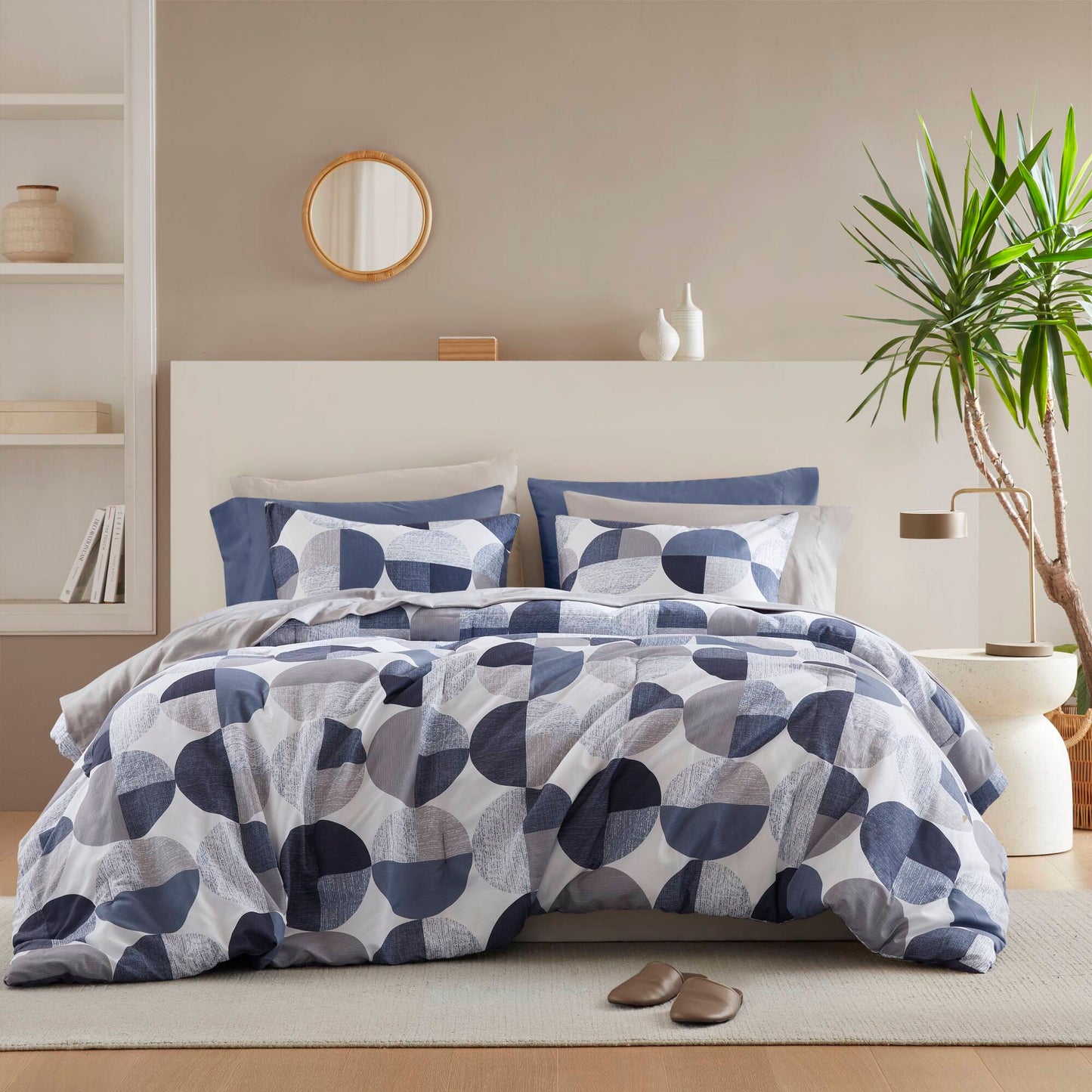 Regency Heights Callahan Comforter Set