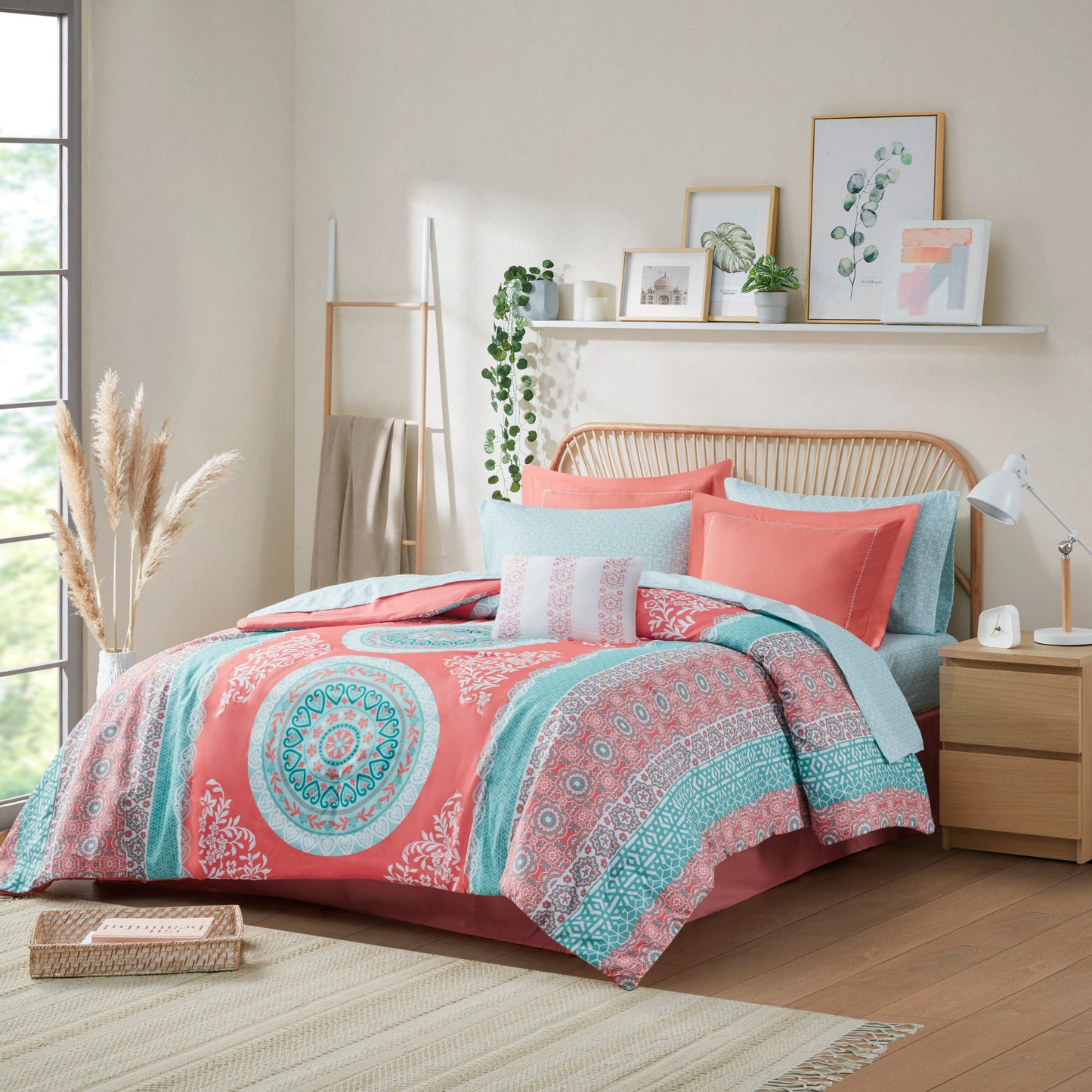 Regency Heights Loretta Comforter Set