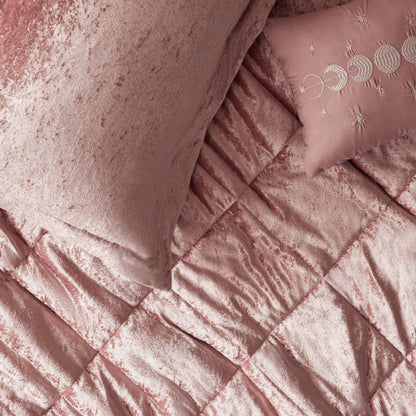 Intelligent Design Velvet Duvet Cover Set with Throw Pillow