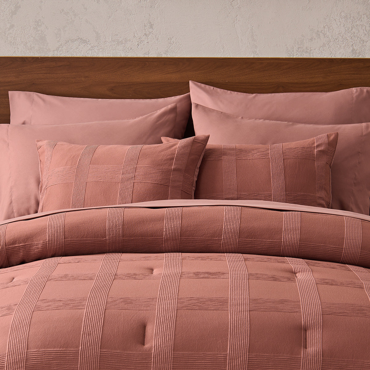 Regency Heights Pucker 4pcs Comforter set