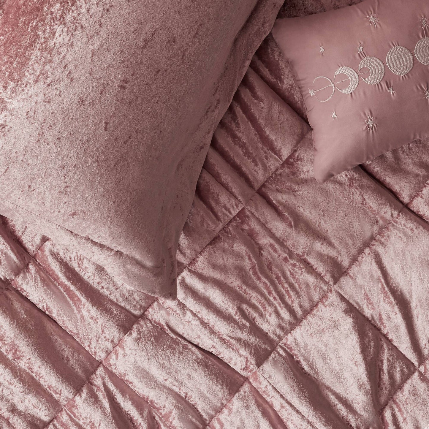 Regency Heights Felicia Comforter Set