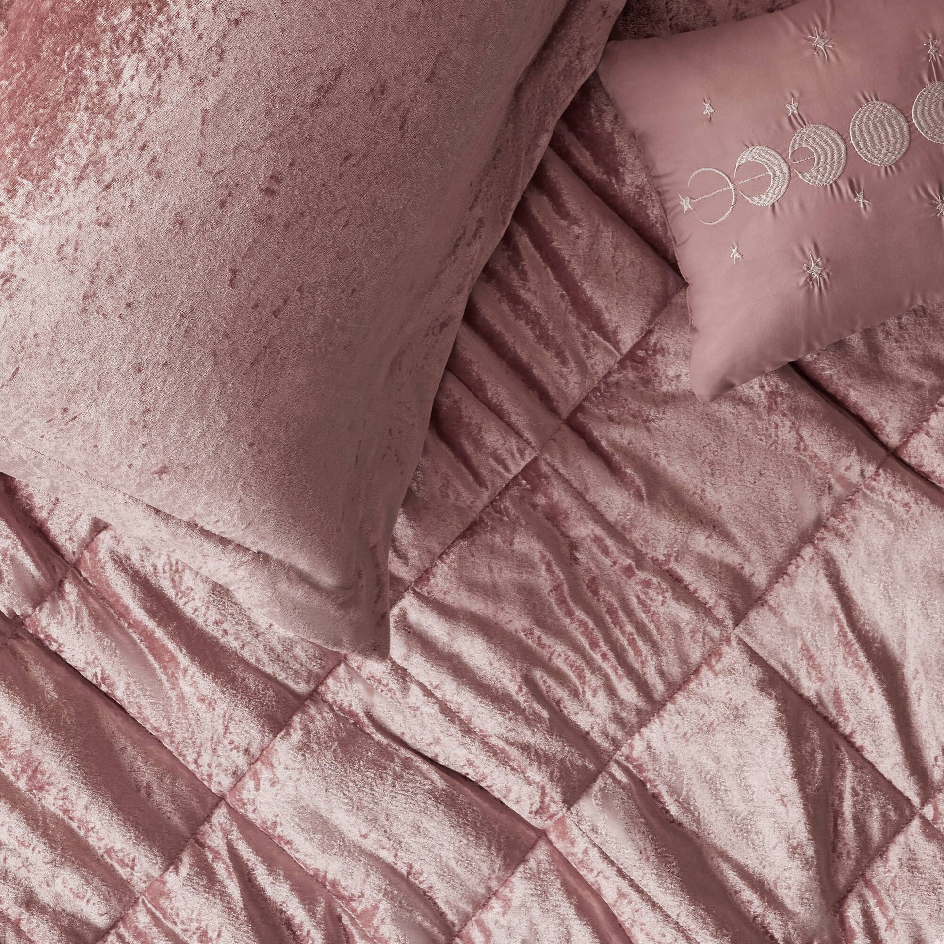 Regency Heights Felicia Comforter Set