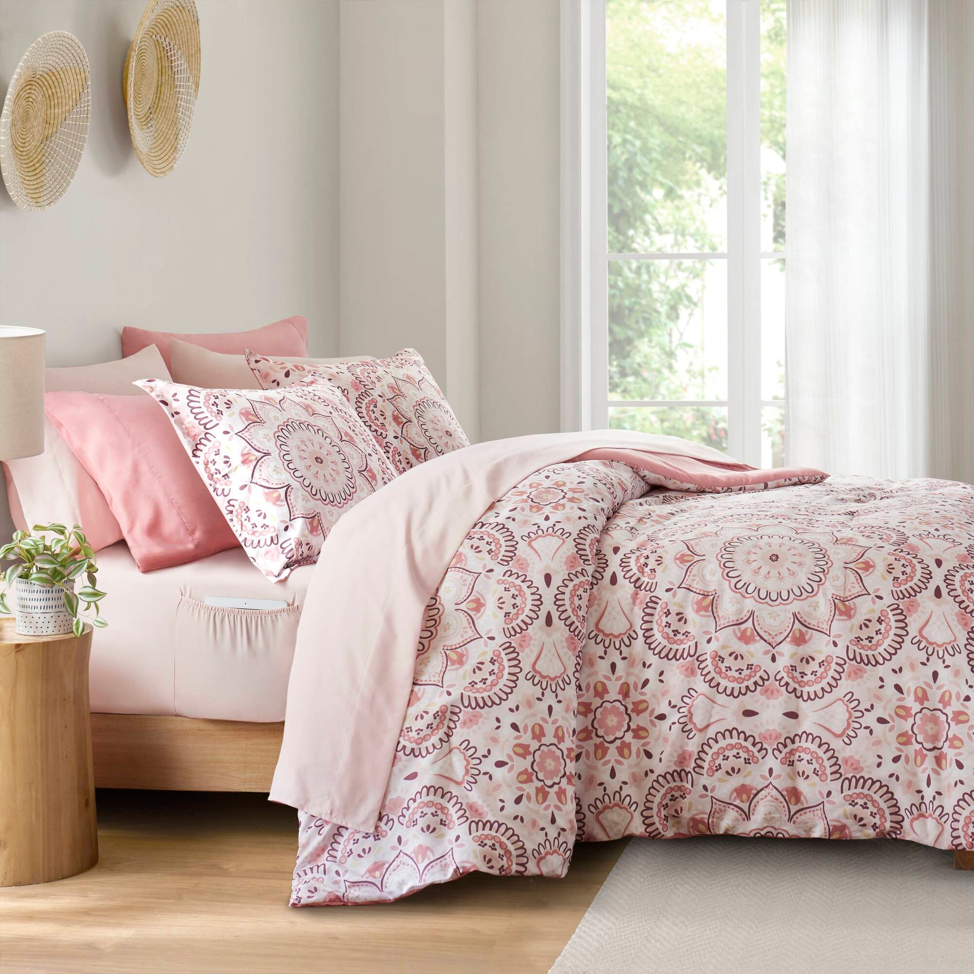 Regency Heights Cara Comforter Set