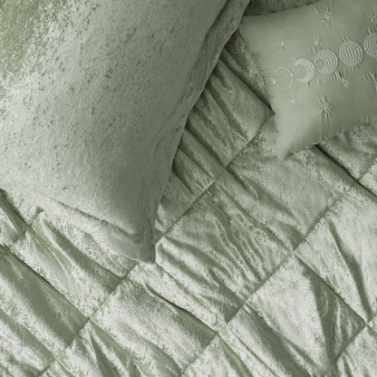 Intelligent Design Velvet Duvet Cover Set with Throw Pillow