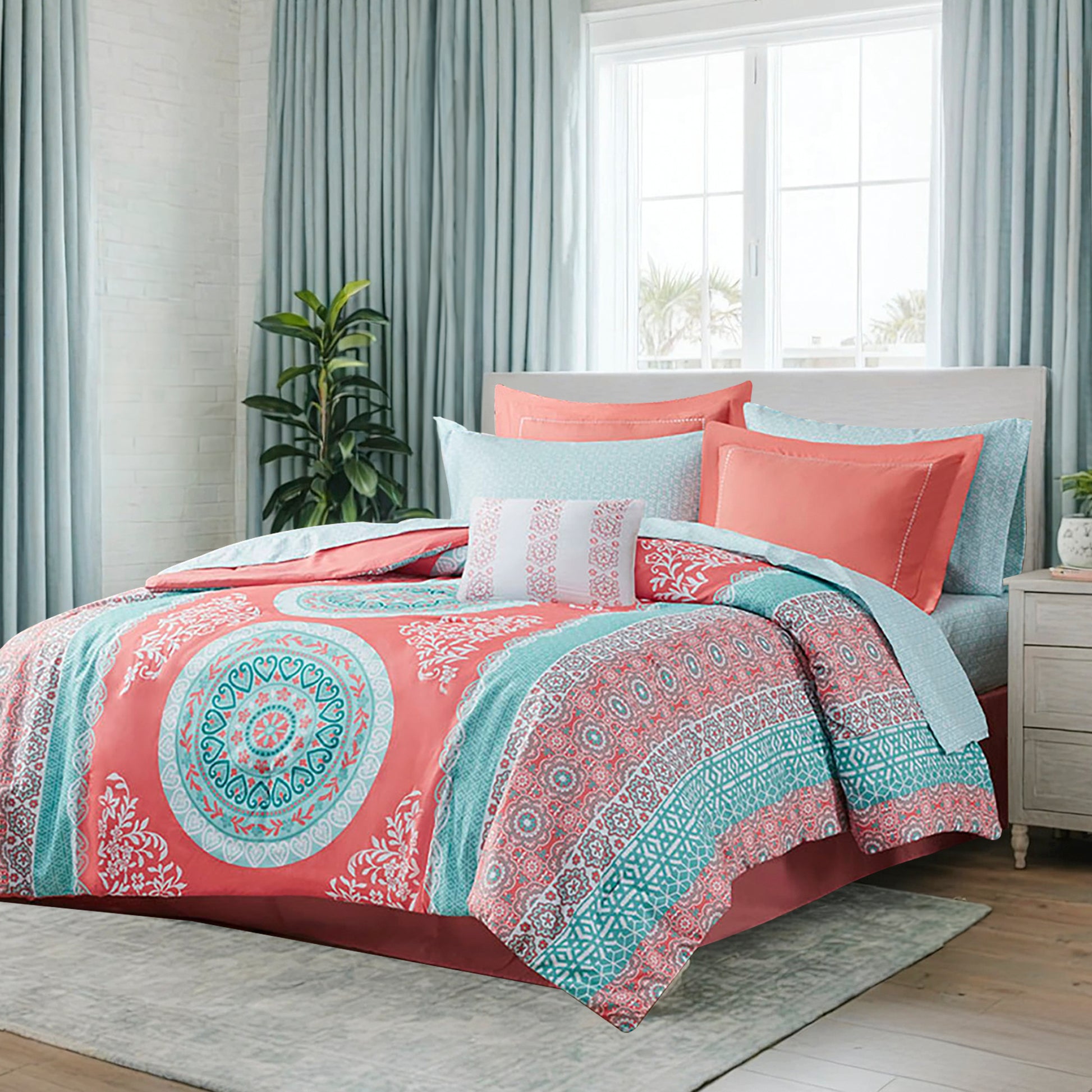 Regency Heights Loretta Comforter Set