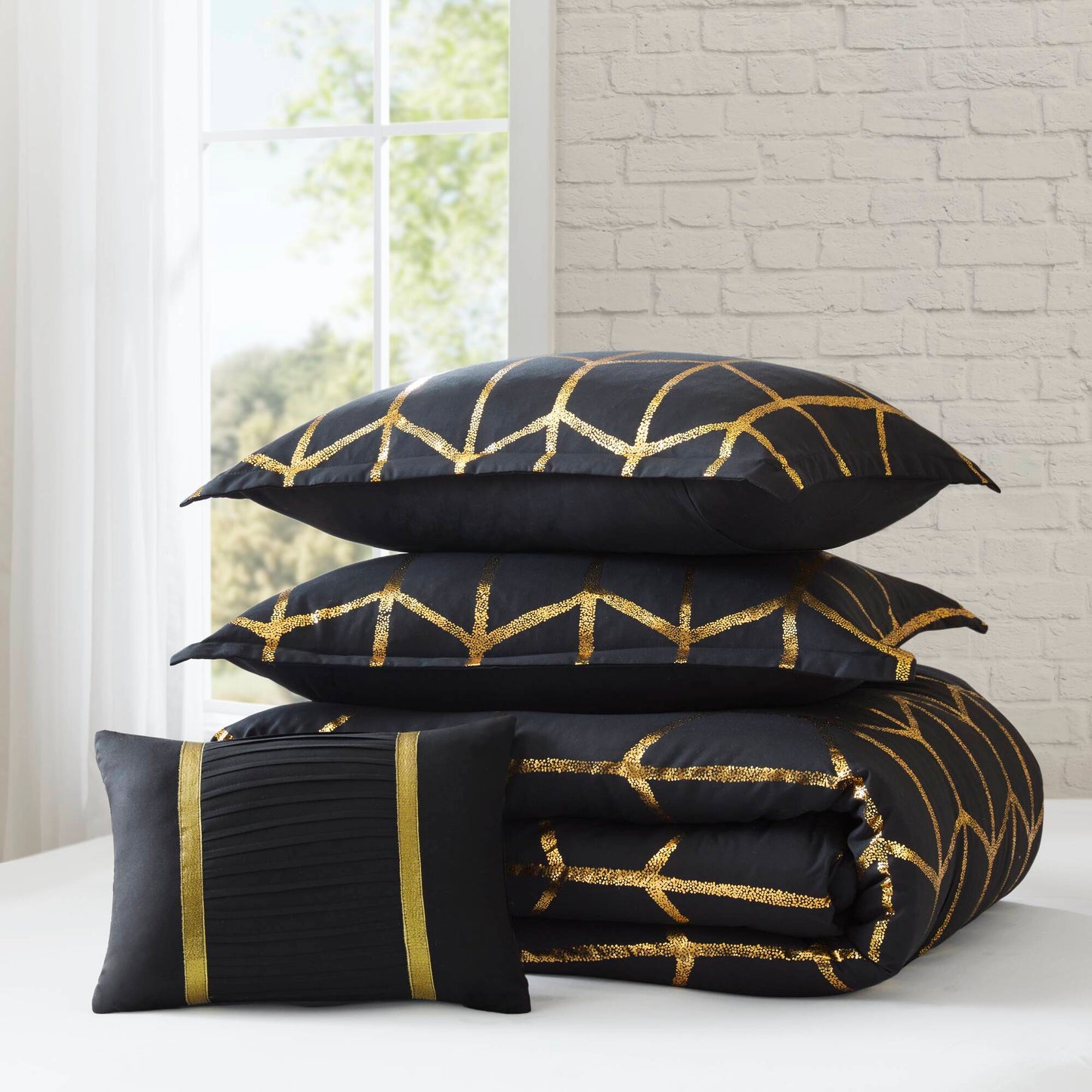Regency Heights Raina Metallic Printed 3 Comforter Set