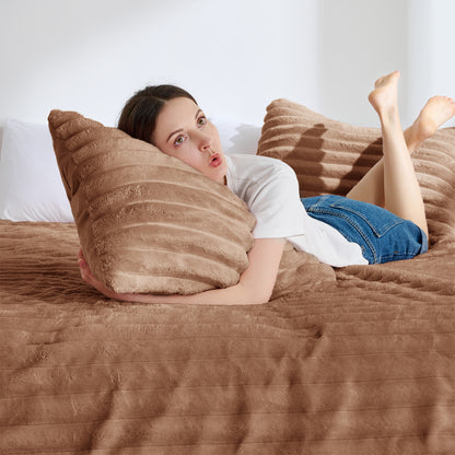 Cord Plush Comforter Set