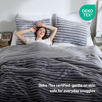 Cord Plush Comforter Set