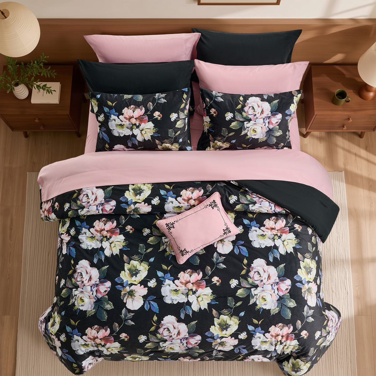 Donya Comforter Set