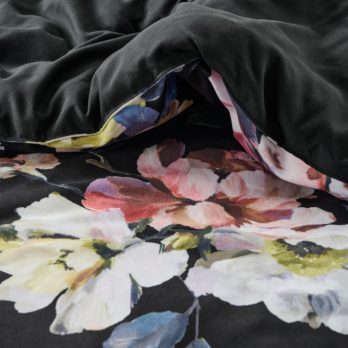 Donya Comforter Set