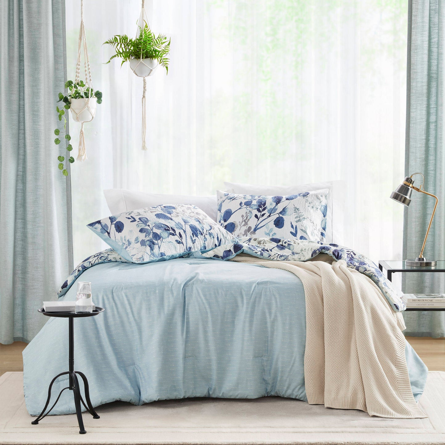 Gabrielle Reversible Floral Botanical Seersucker Comforter Set