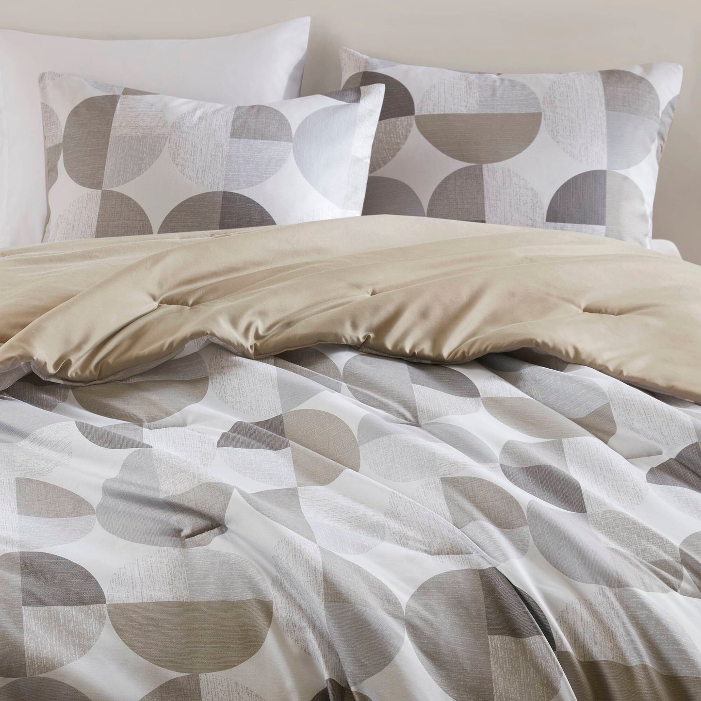 Hazel Comforter Set