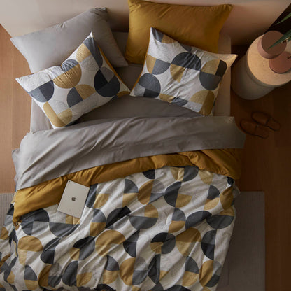 Hazel Comforter Set