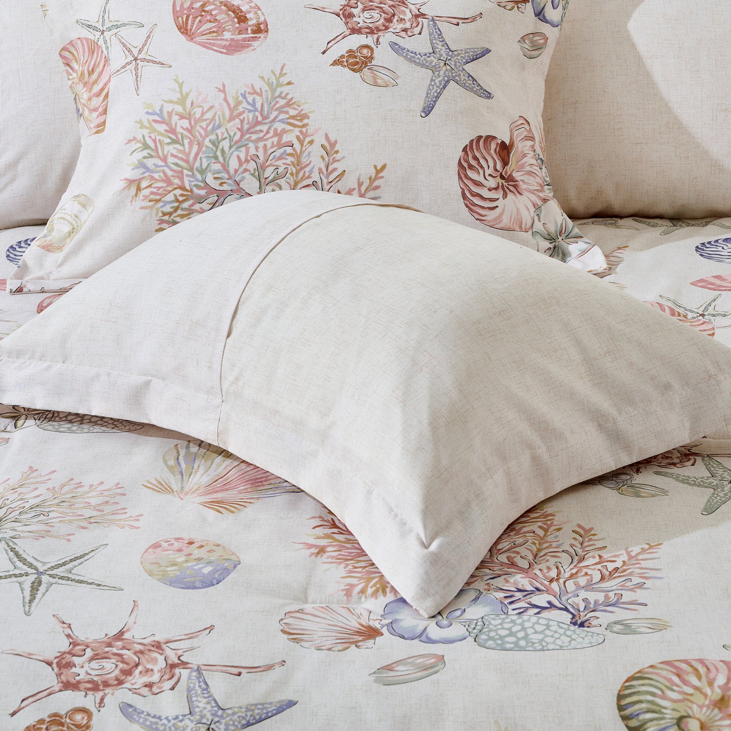 Regency Heights Laguna Comforter set