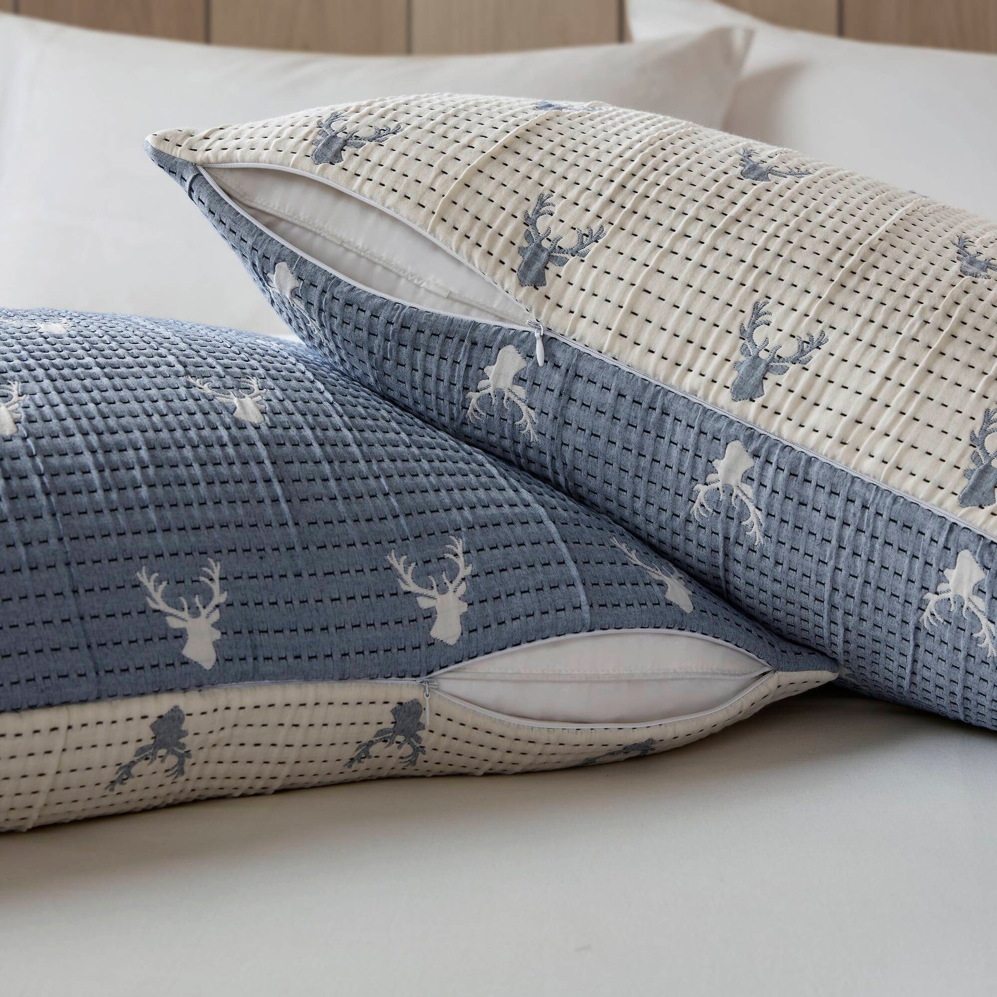 Woolrich Throw/Pillow Set