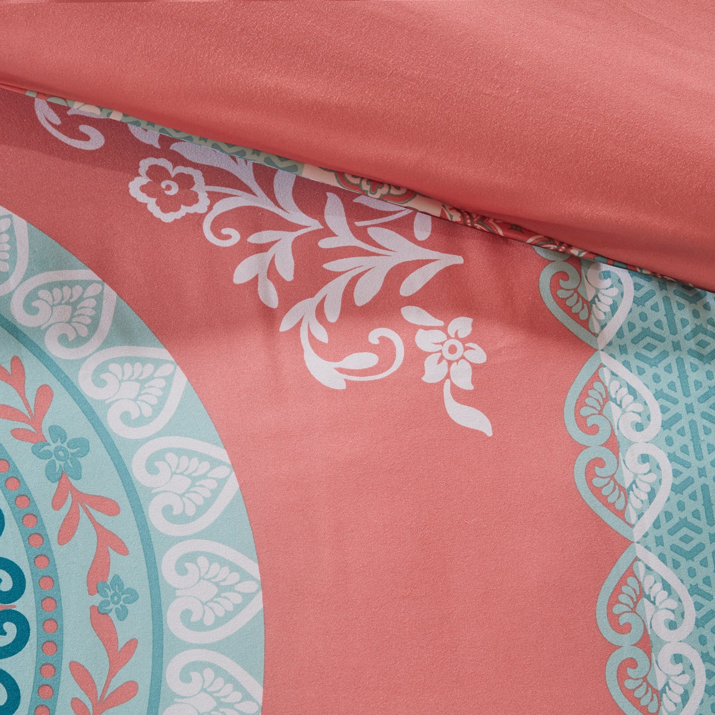 Regency Heights Loretta Comforter Set