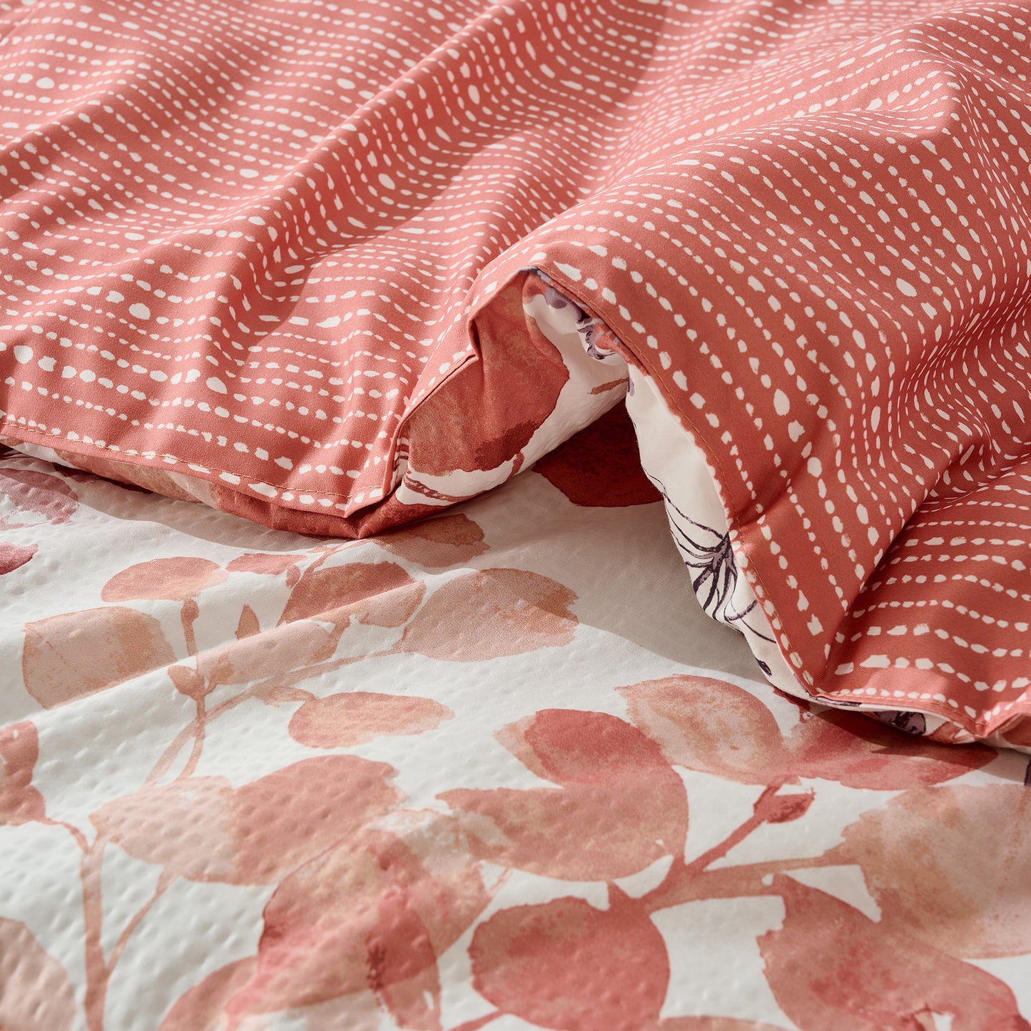 Regency Heights Gabrielle Reversible Floral Botanical Seersucker Comforter Set