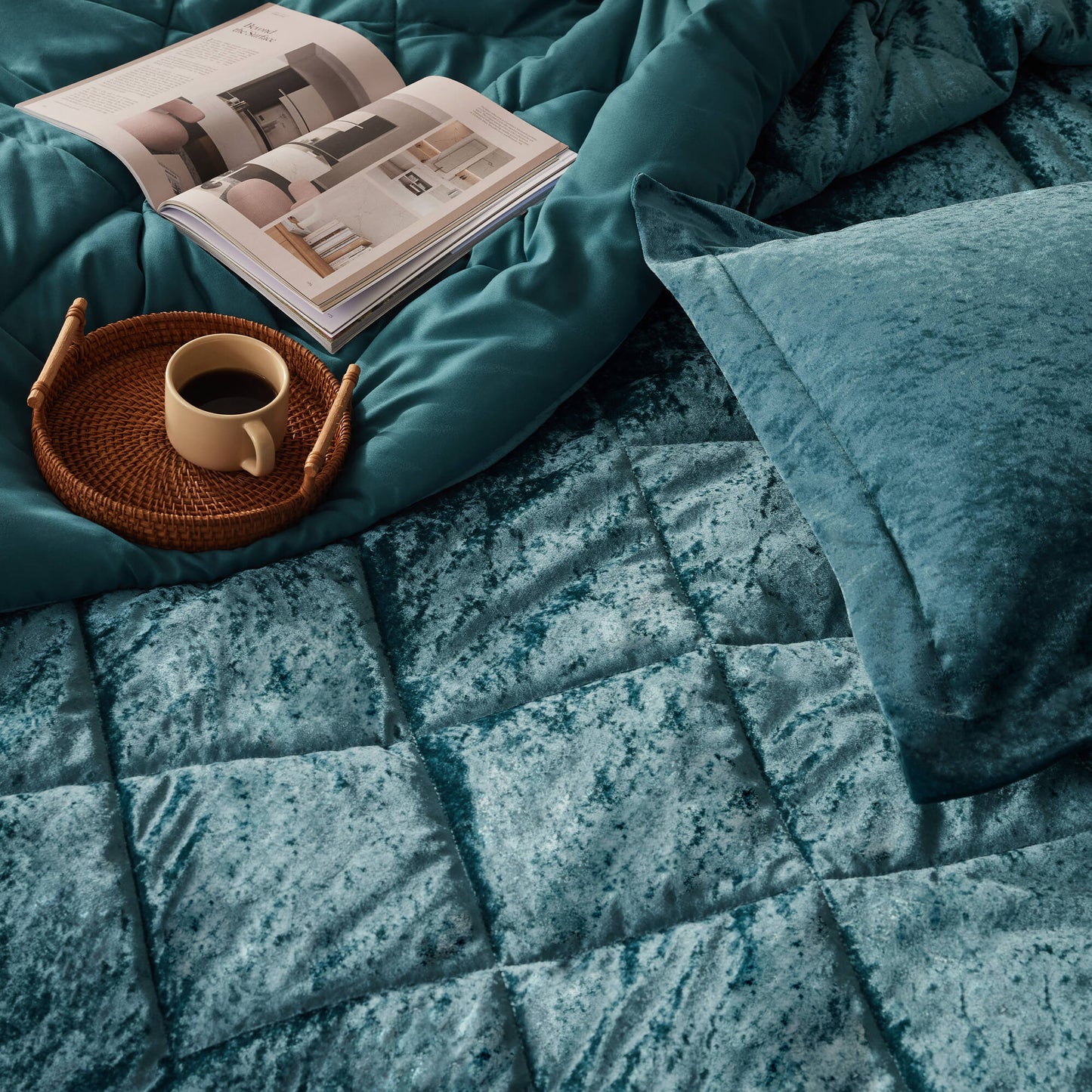 Intelligent Design Velvet Duvet Cover Set with Throw Pillow