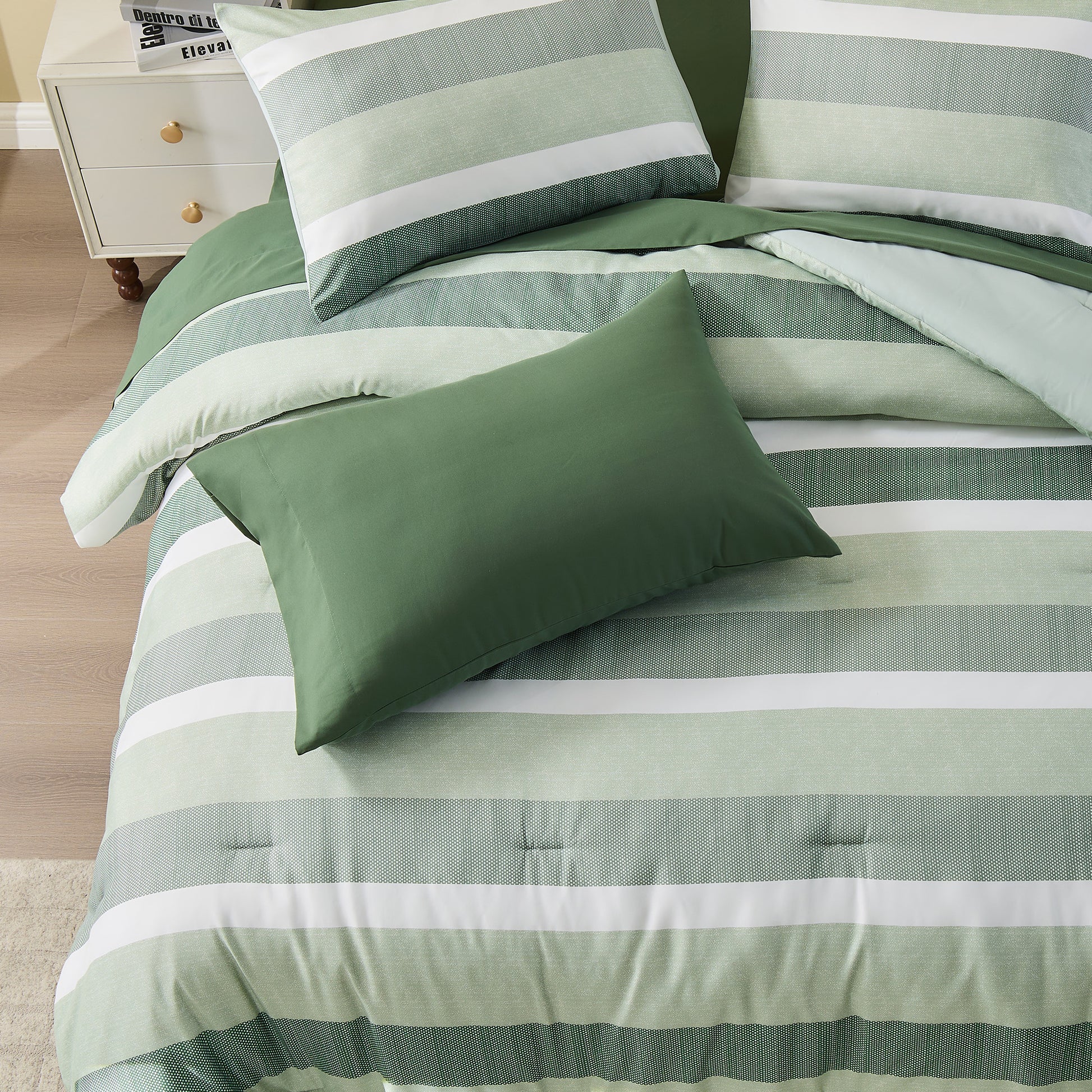Regency Heights Blake Comforter Set