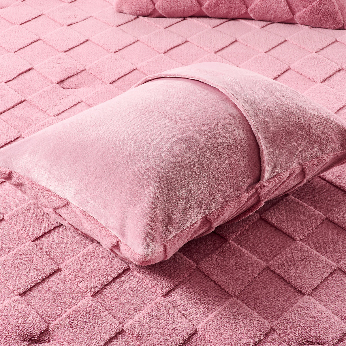 Regency Heights Monroe Jacquard Sherpa(Diamond) Comforter Mini Set