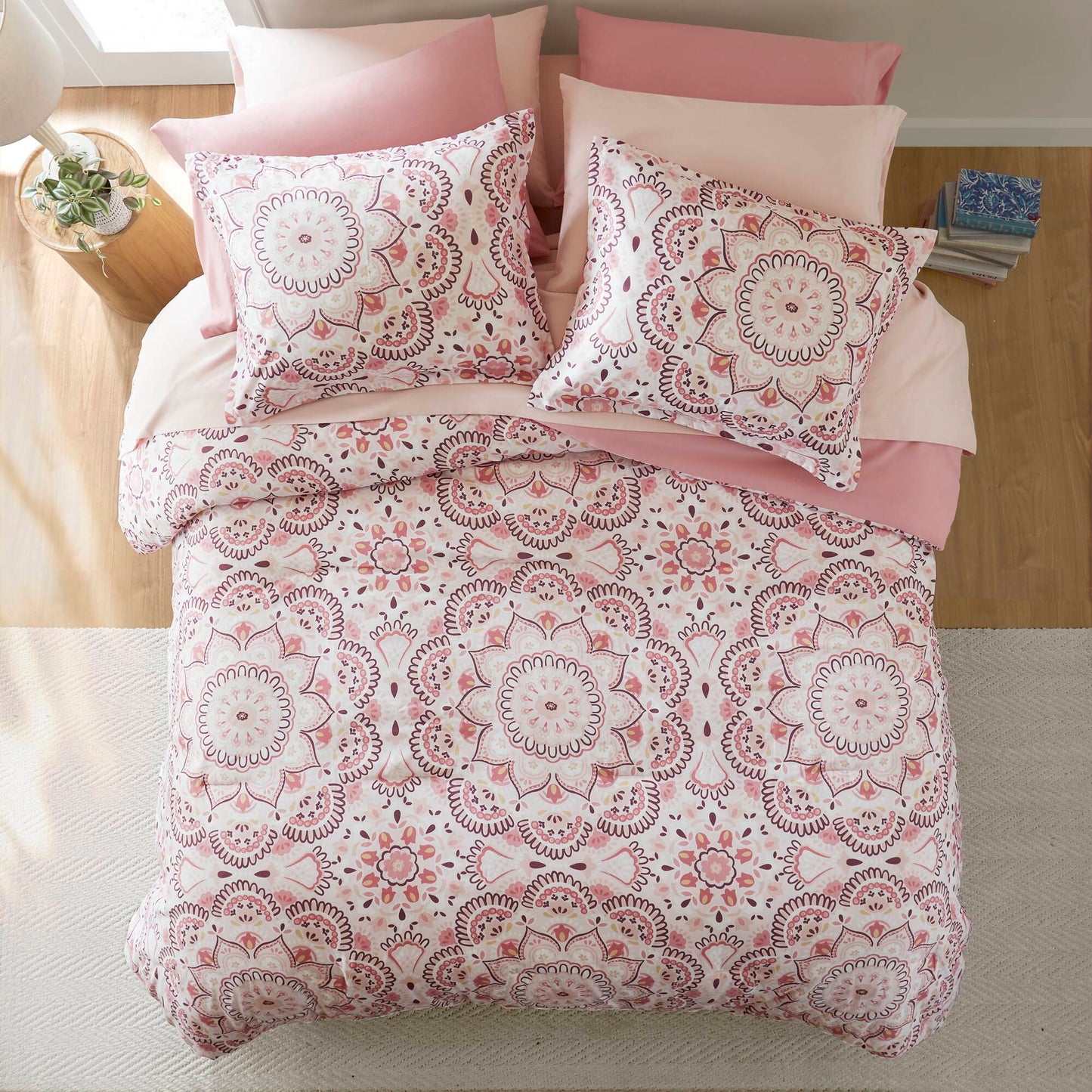 Regency Heights Cara Comforter Set