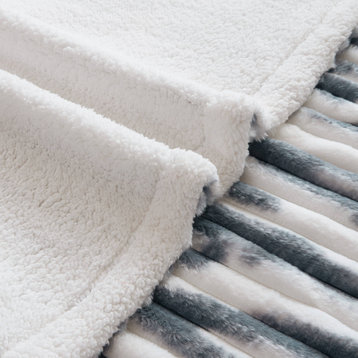 Beautyrest Heated Zuri Luxe Heated Throw