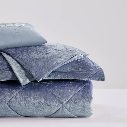 Intelligent Design Velvet Duvet Cover Set with Throw Pillow