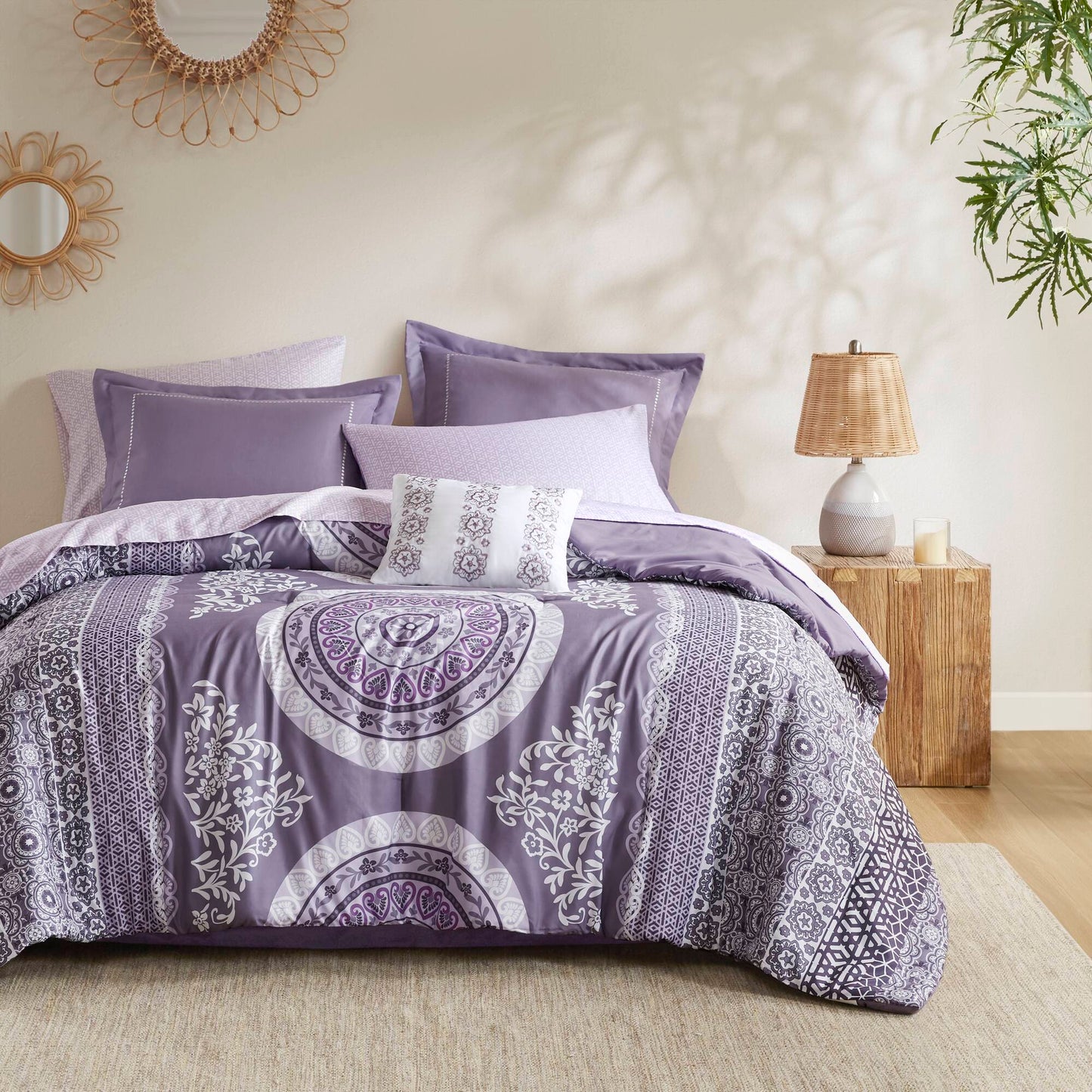 Regency Heights Loretta Comforter Set