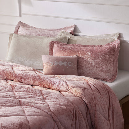 Intelligent Design Velvet Duvet Cover Set with Throw Pillow