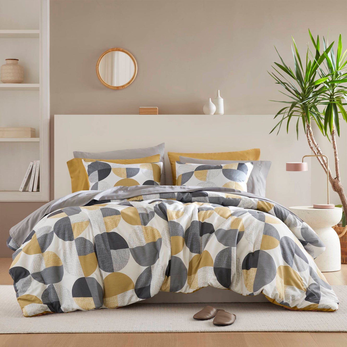 Regency Heights Callahan Comforter Set