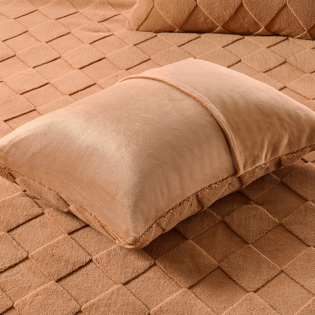 Regency Heights Monroe Jacquard Sherpa(Diamond) Comforter Mini Set
