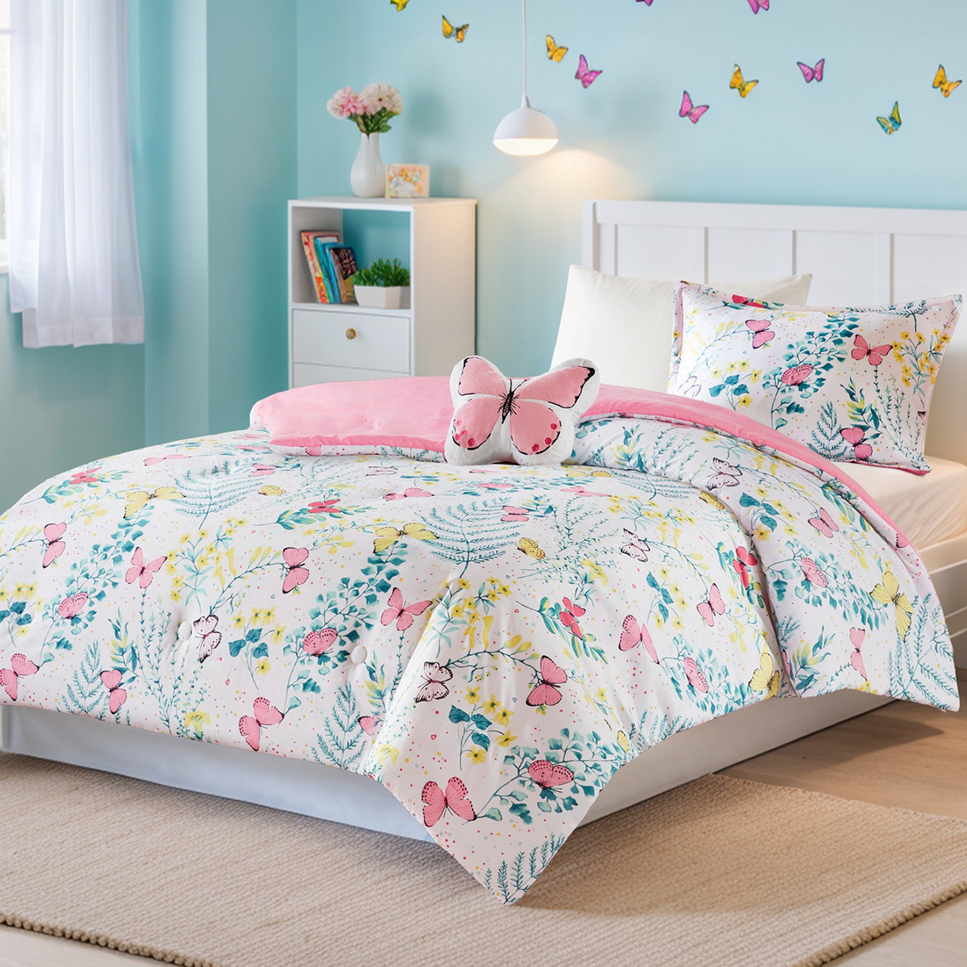 Regency Heights Cynthia Comforter Set