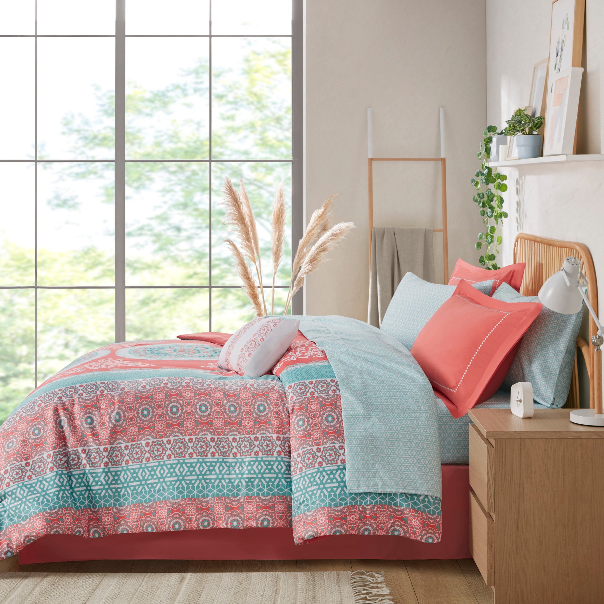 Regency Heights Loretta Comforter Set