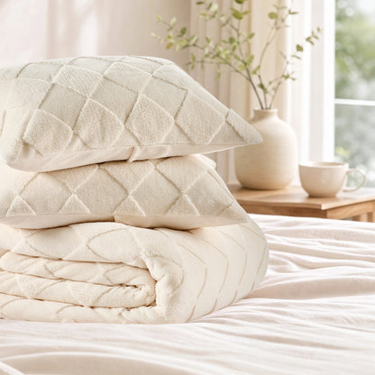 Regency Heights Monroe Jacquard Sherpa(Diamond) Comforter Mini Set