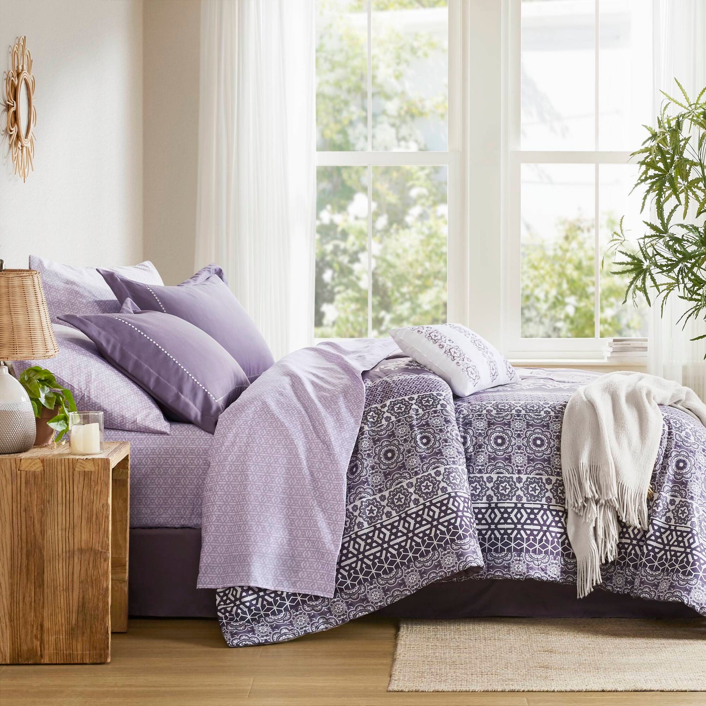 Regency Heights Loretta Comforter Set