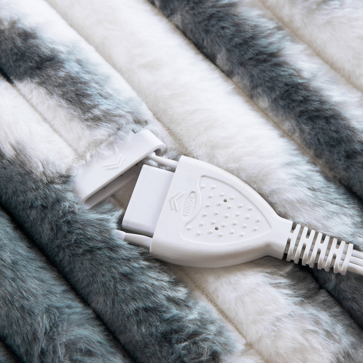 Beautyrest Heated Zuri Luxe Heated Throw