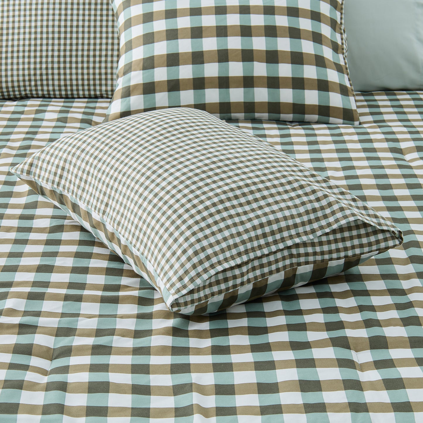 Hazel Comforter Set