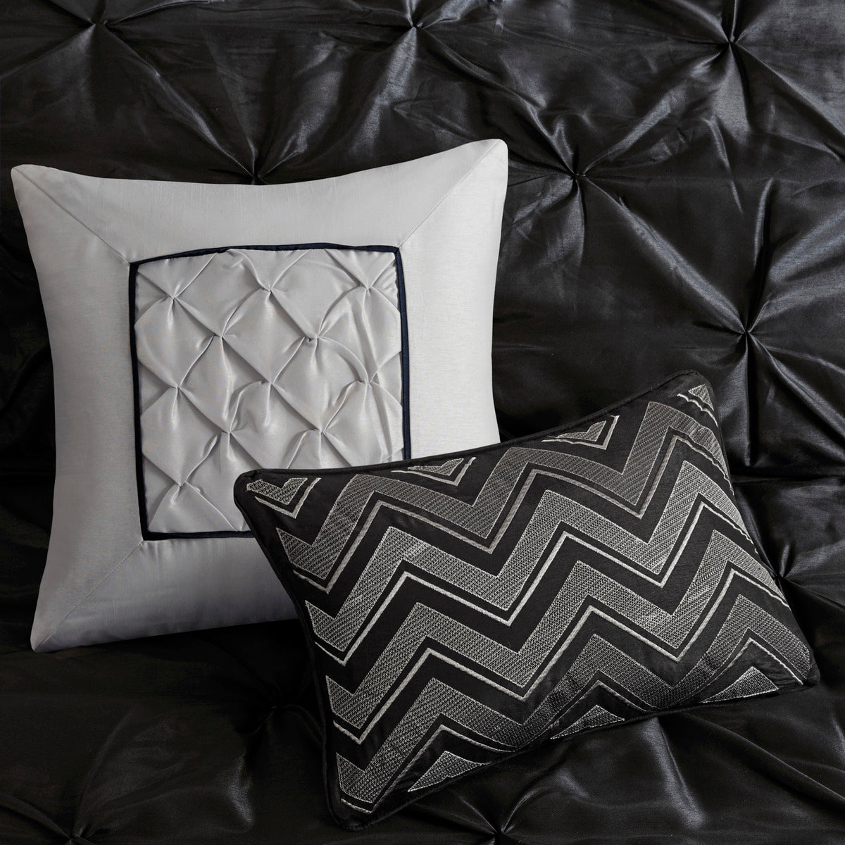 Laurel 100% Polyester Pieced Pleated 7pcs Tufted Comforter Set